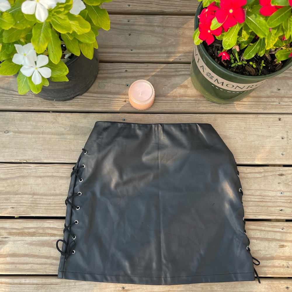 Leather look skirt ✨